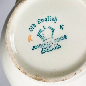 Tres piezas de loza inglesa, tetera, lechera y salsera - imagen 8