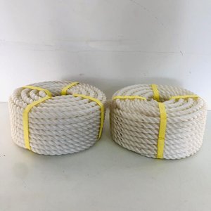 Lote siguiente: Dos Rollos de Cuerda de Nylon (30 m aprox)