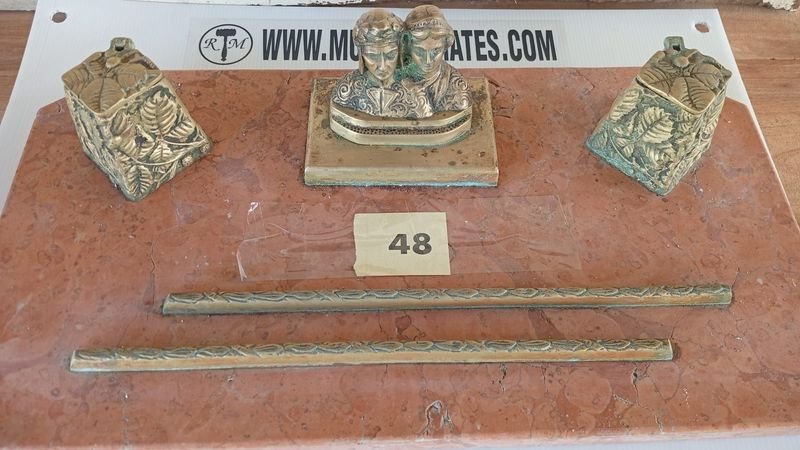Lote siguiente: Antiguo tintero en bronce para escritorio