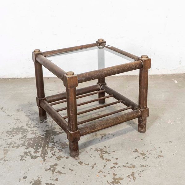 Mesa Lateral de Madera con Tapa de Vidrio y Estante