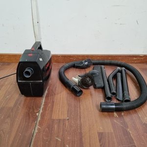 Lote siguiente: Aspiradora Arno Papa-Po Negra con Accesorios