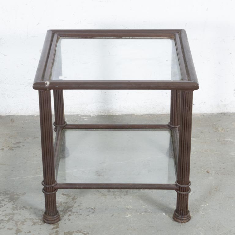 Mesa Lateral de Hierro con Estante y Tapa de Vidrio