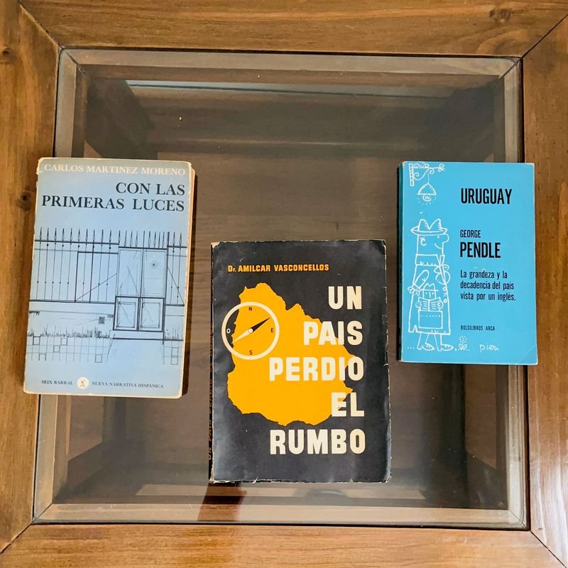 Libros: Tres Miradas a la Historia Uruguaya - Vasconcellos, Pendle, Martínez Moreno