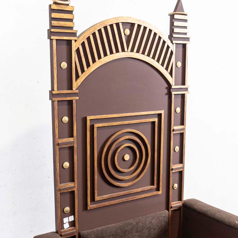 Trono fantasía en color marrón y dorado para decorar - imagen 3