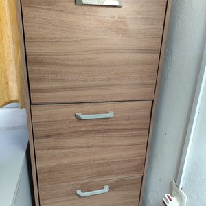 Lote anterior: Zapatera de Madera con Tres Niveles y Cajón Inferior