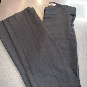 Lote siguiente: Pantalón de Vestir Negro Tiro Alto Talle 38
