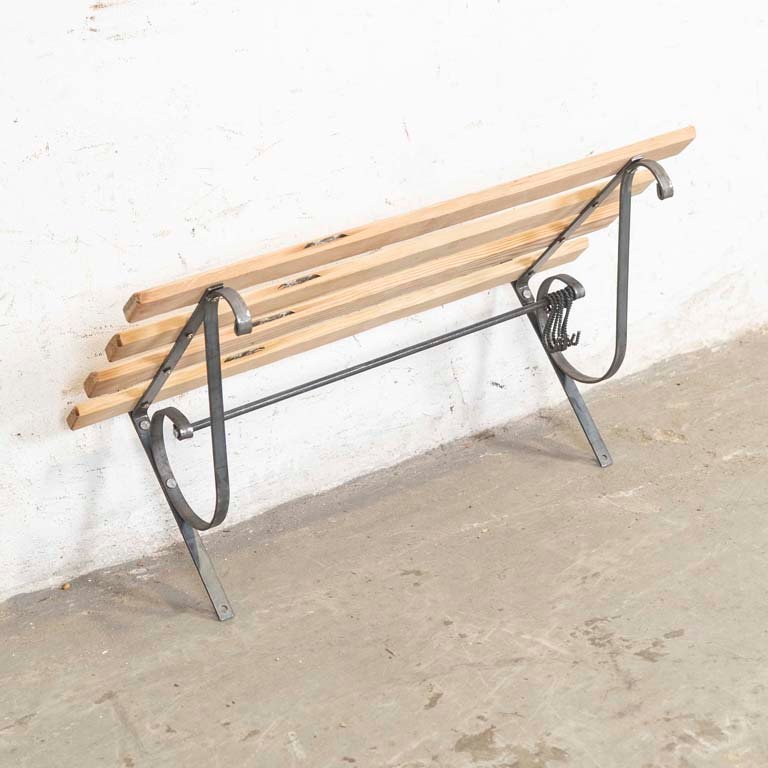 Ganchera de Hierro y Madera Rústica - 60x30x28 cm
