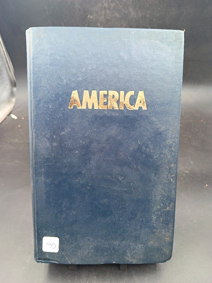 Libro "America" Tapa Dura Azul
