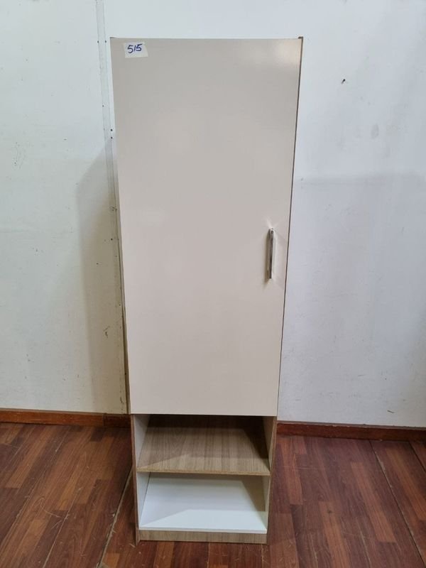 Mueble Auxiliar Blanco con Puerta y Estantes Abiertos