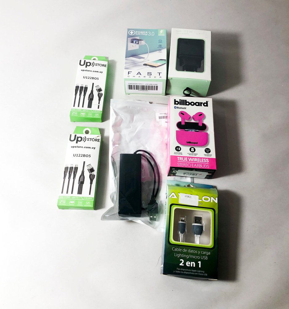 Set de 7 Accesorios Electrónicos: Auriculares Bluetooth y Cargadores USB