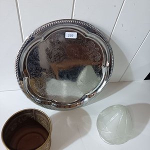 Bandeja de Metal Plateado, Porta Maceta de Bronce y Cúpula de Lámpara - imagen 4