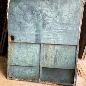 Lote siguiente: Dos Hojas de Portón de Chapa Color Verde