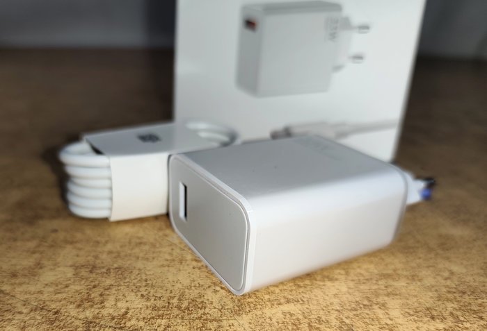 Lote anterior: Cargador USB-C con cable de datos 33W, nuevo en caja