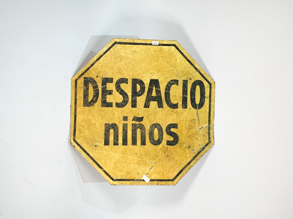 Lote siguiente: Cartel octogol en chapa pintado con detalles