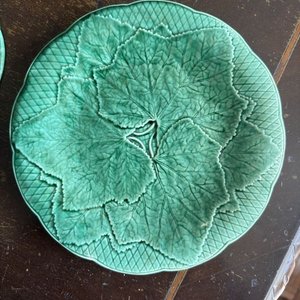 Conjunto de 5 Platos Verdes Esmeralda con Diseño de Hoja en Relieve - Gien France - imagen 3