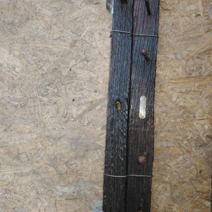 Perchero Rústico de Madera con Ganchos Metálicos - imagen 3