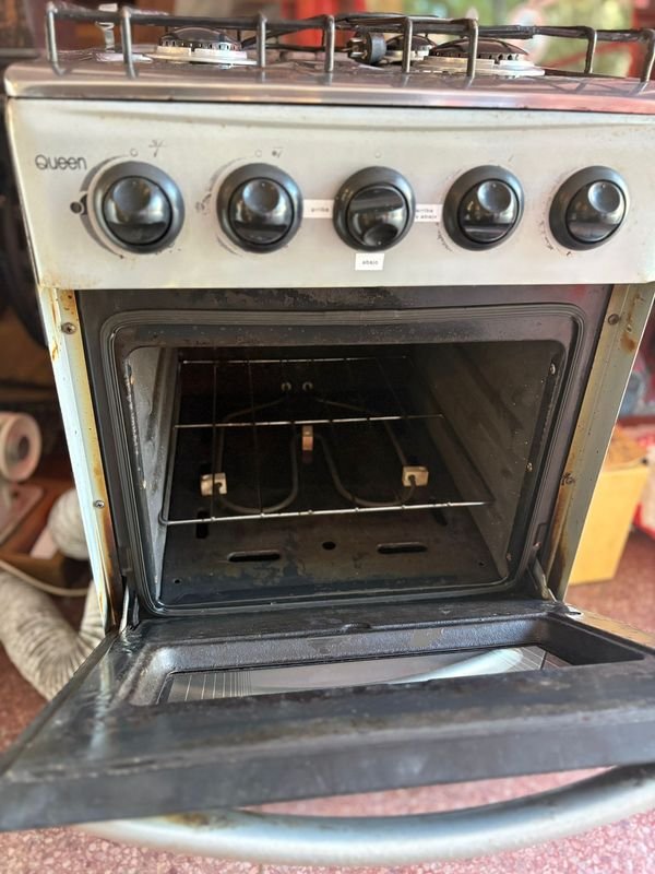 Cocina Queen combinada - Horno Electrico y 4 hornallas a gas - imagen 2