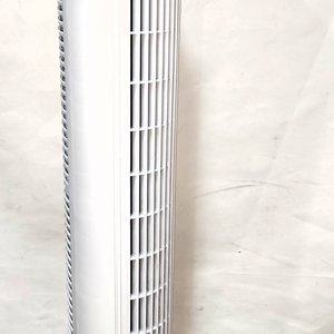 Turbo Ventilador de Torre Oscilante Blanco con Base Negra - imagen 2