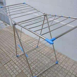 Tendedero Plegable de Metal con Detalles Azules - imagen 2
