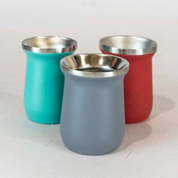Lote siguiente: Tres Tazas de Metal en Colores