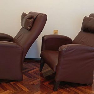 Par de Butacas Tapizadas en Eco-cuero Marrón Oscuro - imagen 2
