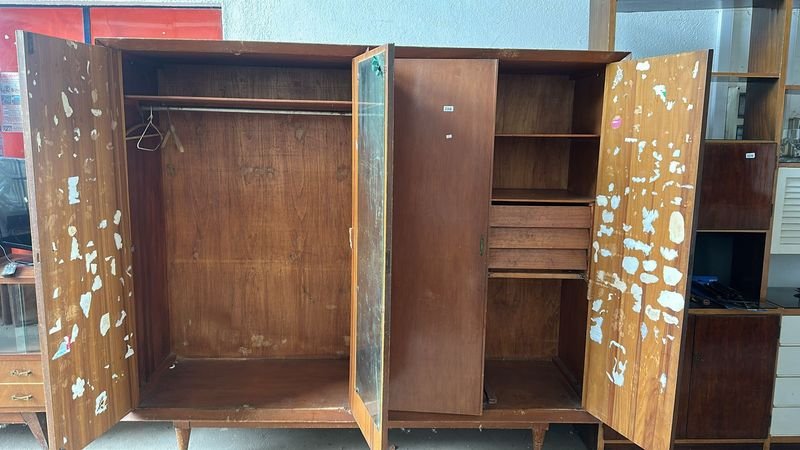 Ropero de cuatro puertas en madera - imagen 4