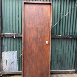 Lote siguiente: Puerta Interior de Madera con Marco