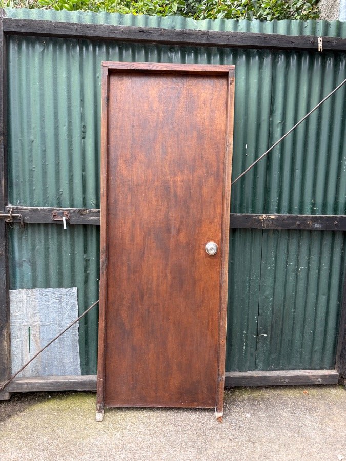 Puerta Interior de Madera con Marco