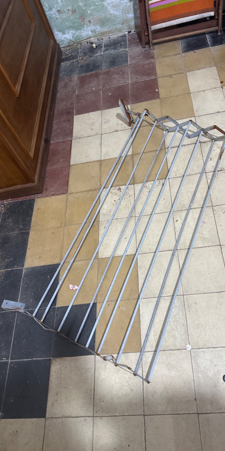 Colgador Metálico para Ropa