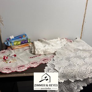 Lote anterior: Manteles y Repasadores de Tela con Diseños Navideños y Encaje