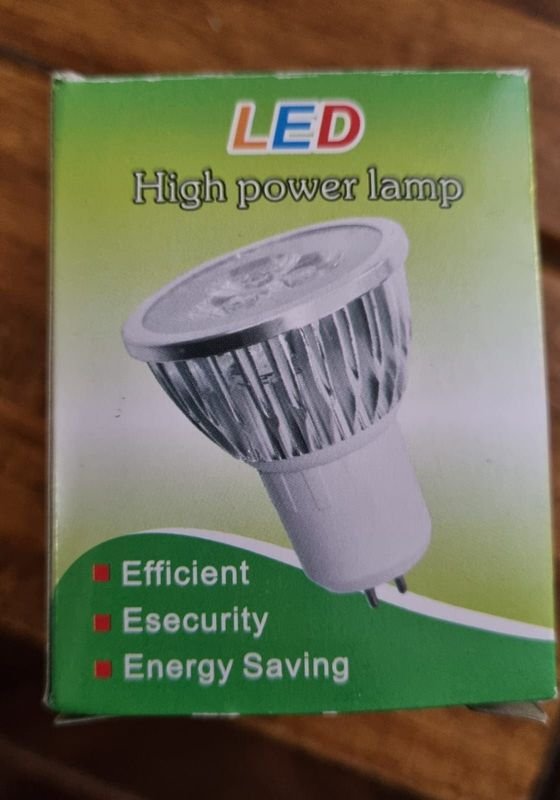 Lote siguiente: Lámparas LED Dicroicas de 3W modelo GU5.3 - Lote x10 unidades
