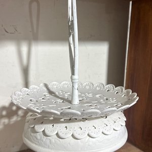 Lote siguiente: Base para Muffins y Tortas de Metal Blanco
