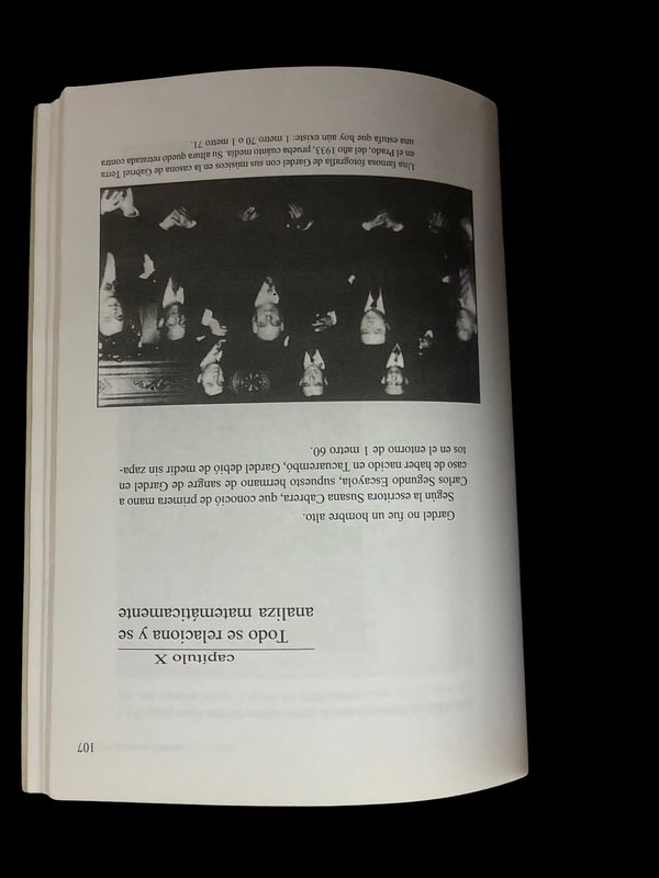 Libro "Gardel, El Muerto Que Habla" de Eduardo Cuitiño - imagen 1