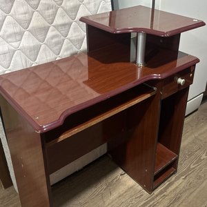 Lote siguiente: Escritorio 