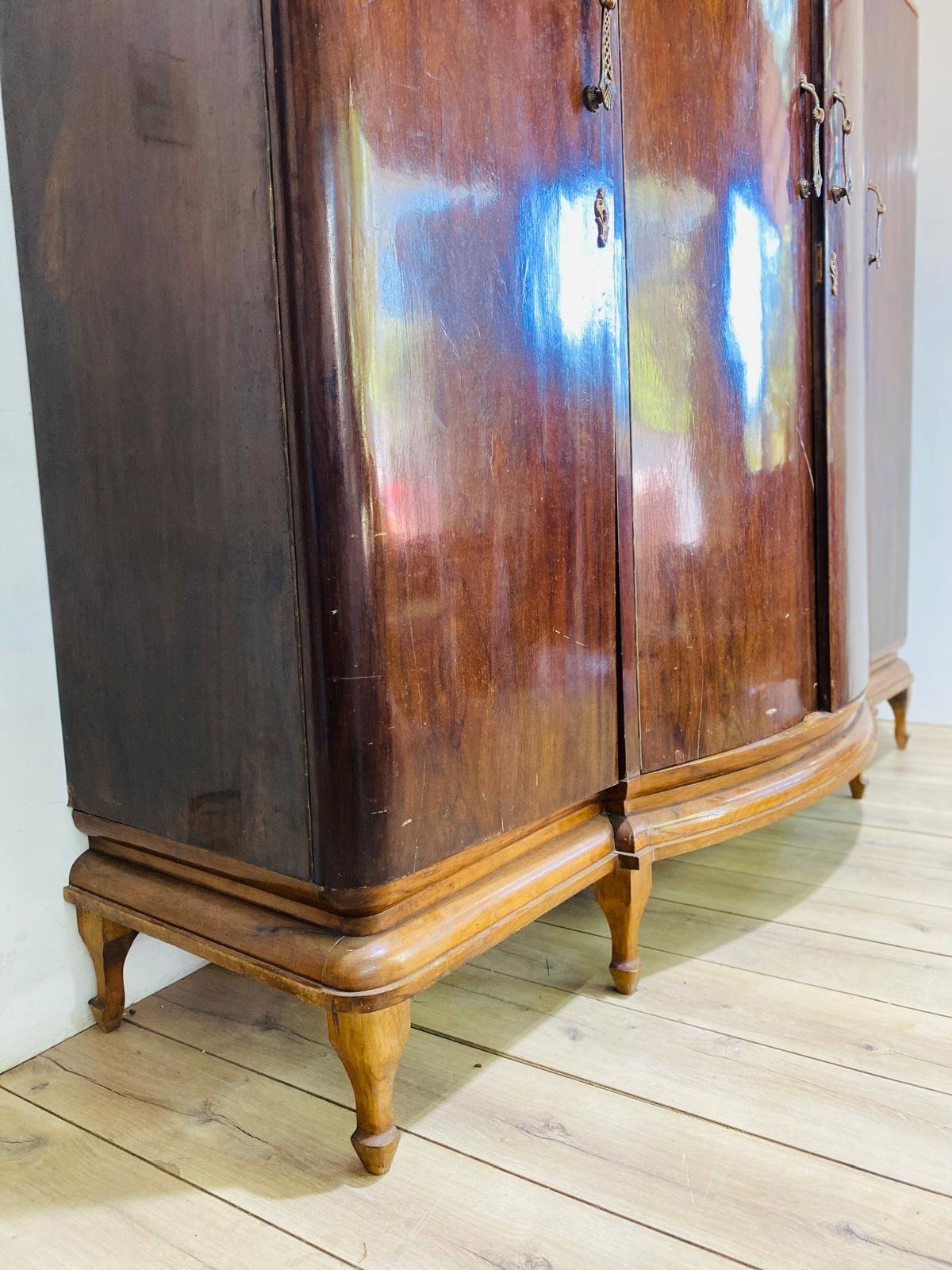 Item juego-de-dormitorio-desarmado-ropero-comoda-4-cajones-mesas-de-luz-espejo-y-cama-2-plazas-desarmada - Image 3