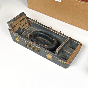 Castillo Desarmado y Dos Barcazas de Tanques en Madera para Coleccionismo - imagen 2