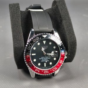 Reloj LIGE Negro con Bisel Rojo, Malla de Goma, Nuevo - imagen 2