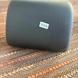 Apoyacabezas Trasero Geely Negro con Costura Blanca Nuevo en Caja - imagen 2