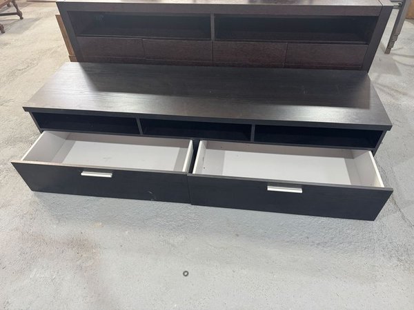 Mueble bajo para sala tipo Rack de TV con 2 estantes y 2 cajones - imagen 2
