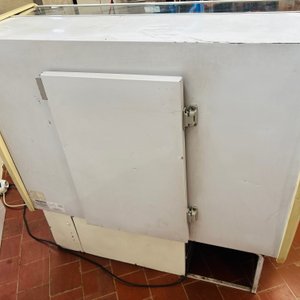 Vitrina Exhibidora Refrigerada Refrimate con Luz LED y Estantes - imagen 6