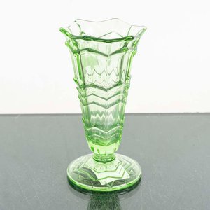 Lote siguiente: Florero de Vidrio Verde Vintage