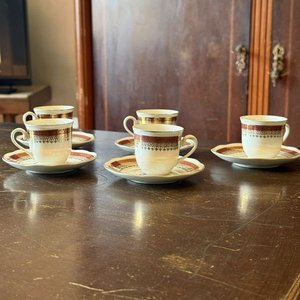 Lote siguiente: Juego de 5 Tazas con Plato de Porcelana Stanitta Paraná con Flores