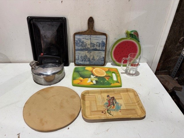 Set de Cocina con Pava, Tabla de Pizza y Accesorios
