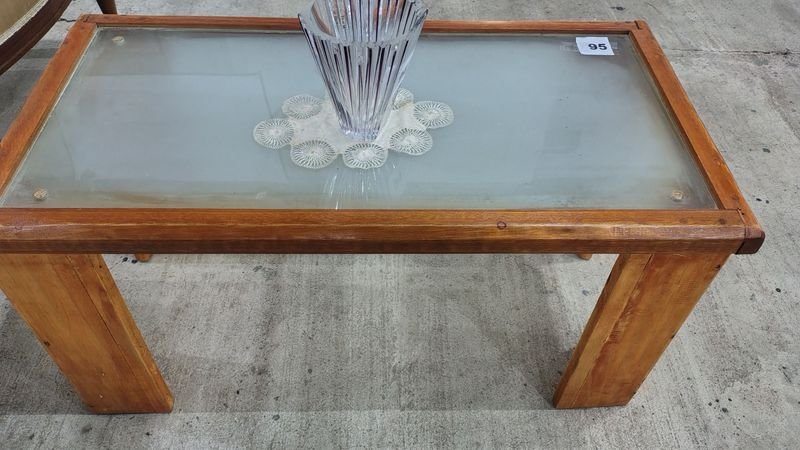 MESA RATONA ARTESANAL CON VIDRIO - imagen 2
