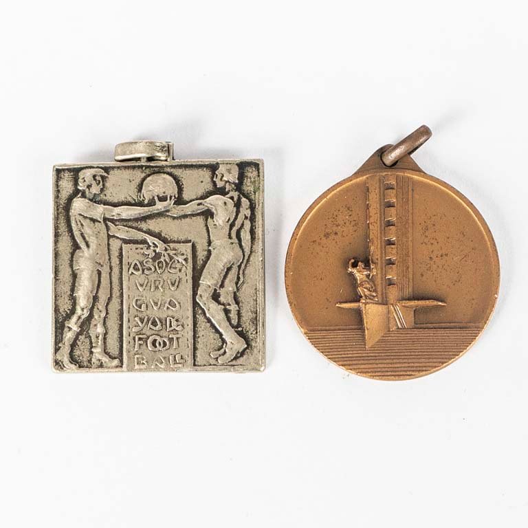 Lote anterior: Medallas de la AUF: Mundial 1930 y III División Extra