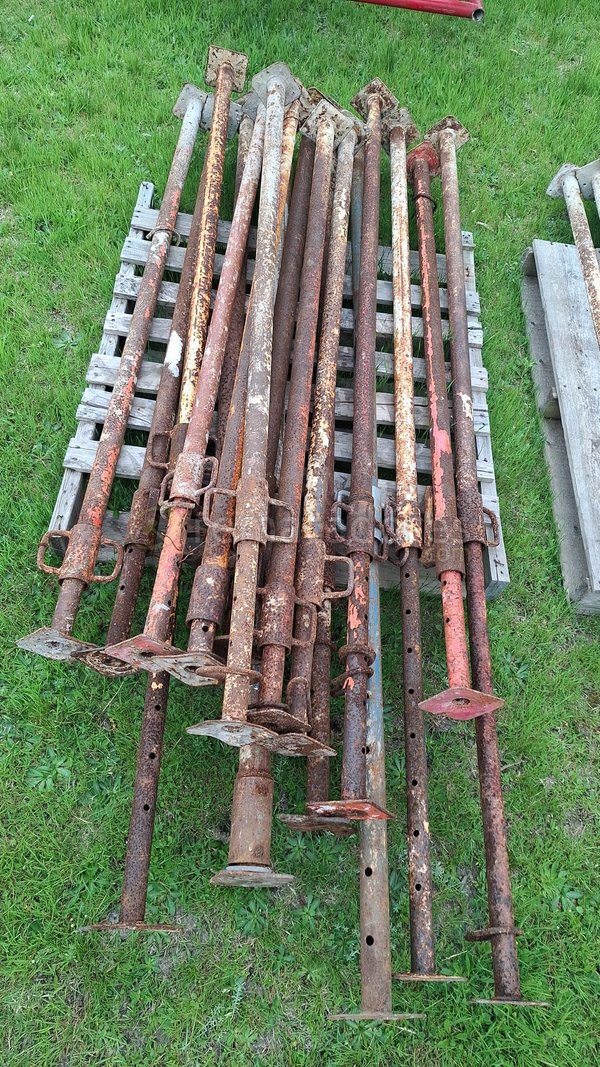 Lote de Puntales Metálicos para Construcción