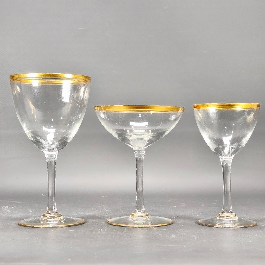 Juego de copas de cristal con bordes dorados - imagen 6