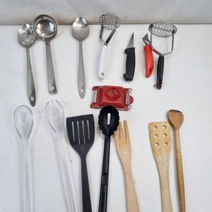 Set Completo Utensilios Cocina Acero Inoxidable, Plástico y Madera - imagen 2