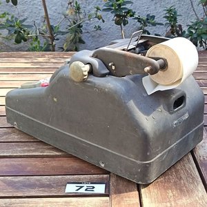 Antigua Máquina calculadora  A.B. Addo Malmö fabricada en Suecia - con Placa de Identificación Modelo 40E y Numero de Serie - Sin Probar  Falta Cable Original de Conexión Electrica - imagen 5