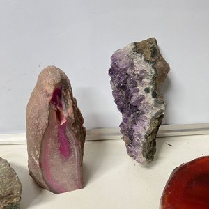 Lote Variado de Piedras Naturales, Caracoles y Pirámides Decorativas - imagen 2